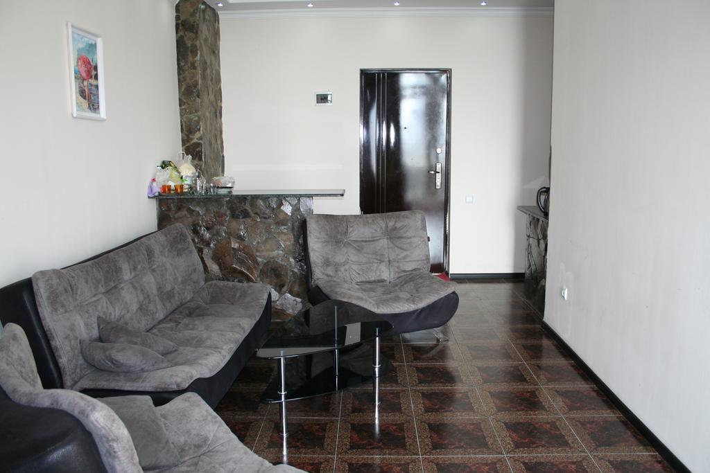 Apartment Miracle Batumi Bagian luar foto