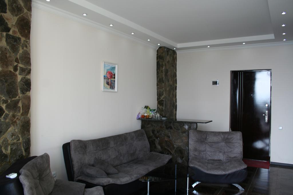 Apartment Miracle Batumi Bagian luar foto