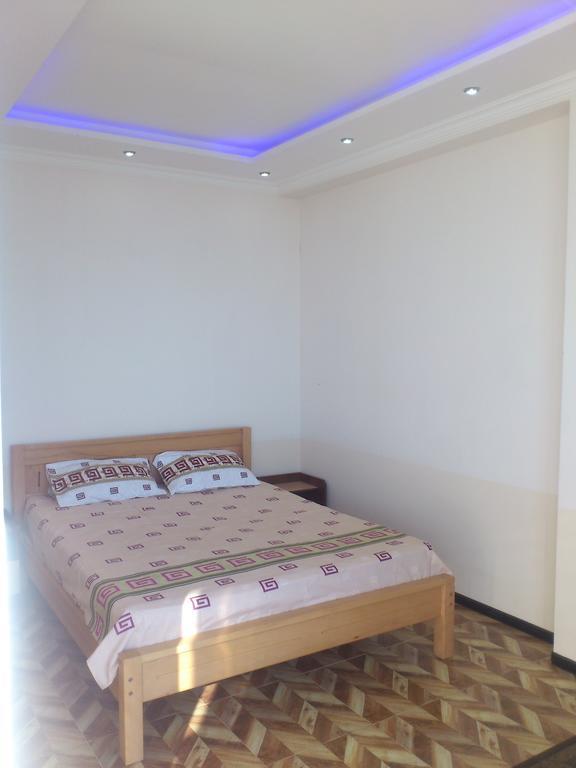 Apartment Miracle Batumi Bagian luar foto