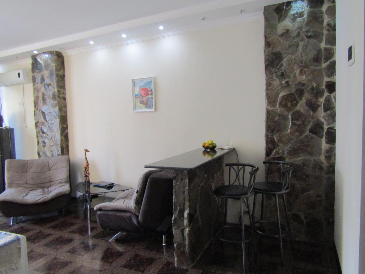 Apartment Miracle Batumi Bagian luar foto