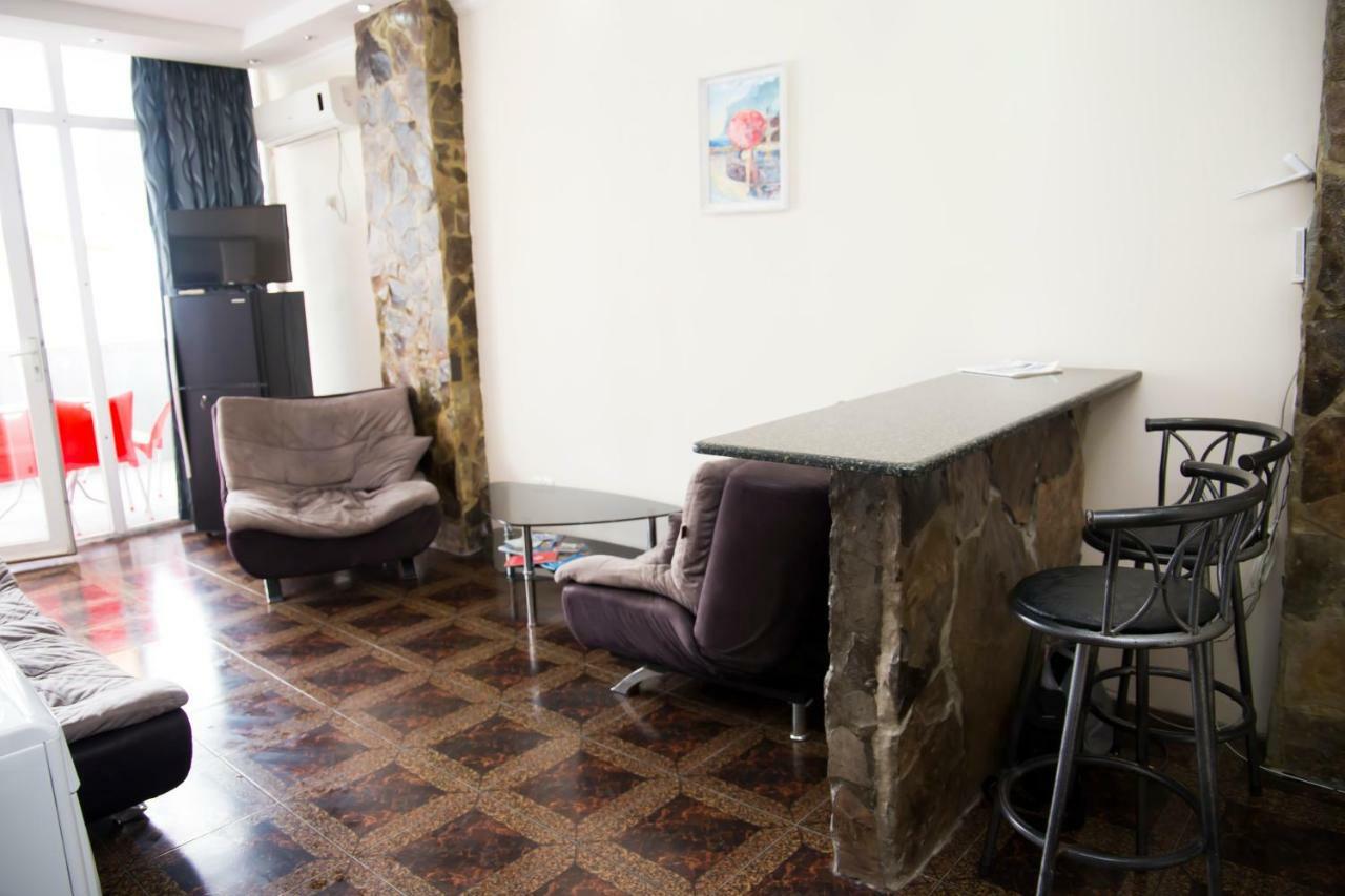 Apartment Miracle Batumi Bagian luar foto
